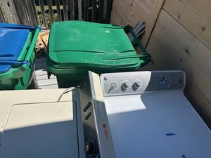 Photo of free Older model washer and dryer (Sparks)