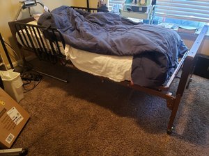 Photo of free semi electric hospital type bed (Aurora (Hampden near Tower Rd))