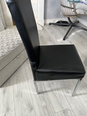 Photo of free 4 dining chairs (G22)