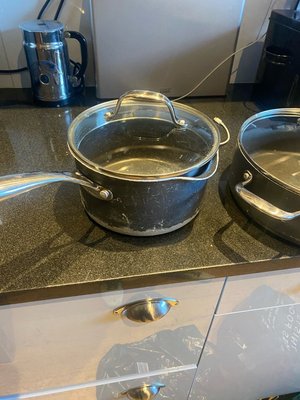 Photo of free 4 pots with lids (Richmond TW10)