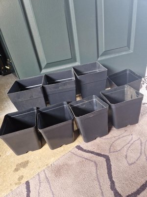 Photo of free Plastic plant pots (EN3)