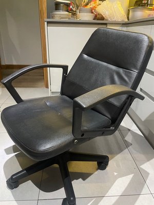 Photo of free Office chair (broken) (Wc1z9qz)