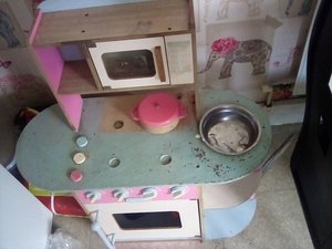 Photo of free PLAY kitchen in need of tlc (S10)
