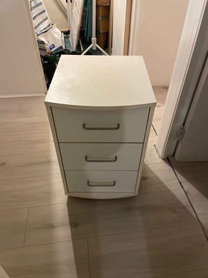Photo of free 3 shelves white bedside table (Finsbury park)