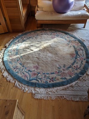 Photo of free Large round rug (West Salem off Bonny Way)