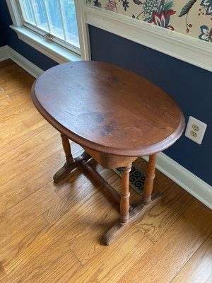 Photo of free Cute little table (Solebury PA)