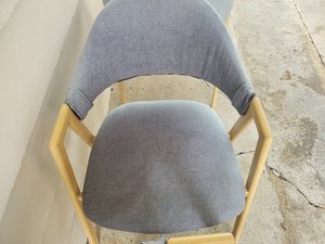 Photo of free 4 dining or kitchen chairs (Yellow Springs Road)