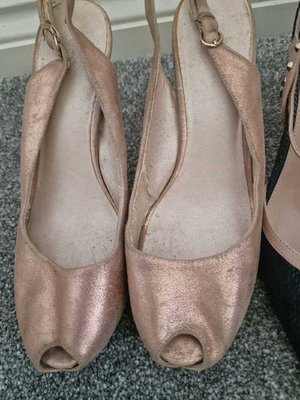 Photo of free 2 pairs women's shoes size 41, (Droylsden M34)