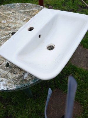 Photo of free Basin (Coppenhall CW1)