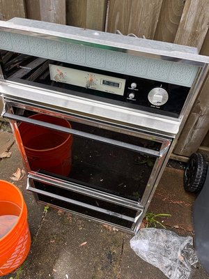 Photo of free Gas stove on curb (Clarkson)