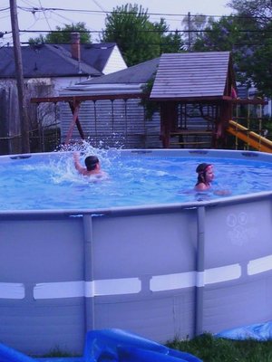 Photo of free 22 foot insta-set pool (Farmington Hills, mi)