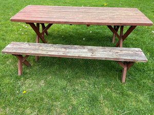 Photo of free picnic table (Clayton)