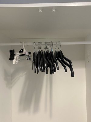 Photo of free lots of hangers (Beeston NG9)