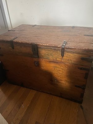Photo of free Wooden chest (Upper West Side)