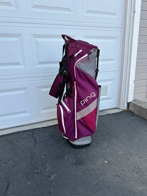 Photo of free Golf Bag - Ping carry bag (Near downtown Pleasanton)