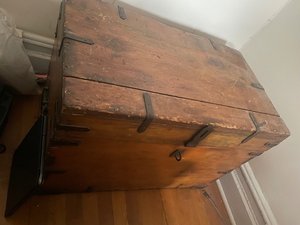 Photo of free Wooden chest (Upper West Side)