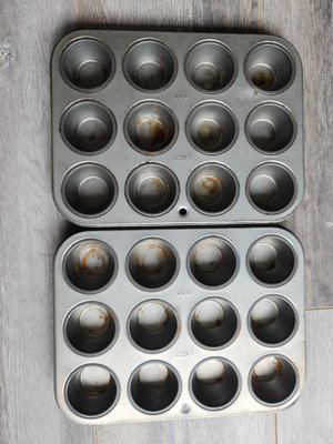 Photo of free 1 Baking pan and 2 muffin tins (Culver City)
