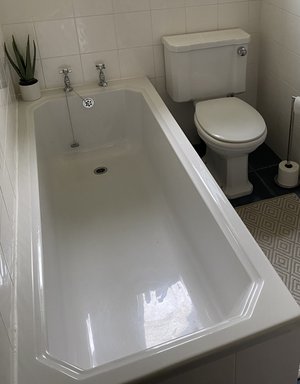 Photo of free White Standard Bath (BD17 , Baildon)