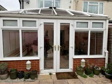 Photo of free Conservatory, no leaks, very good condition (Hook KT9)