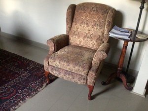 Photo of free Recliner chair and day bed (East end hwy 2)