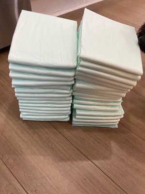 Photo of free Dog wee wee pads (Bloomfield, NJ)