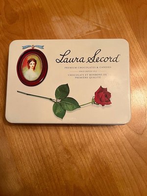 Photo of free Laura Secord tins (Hintonburg)