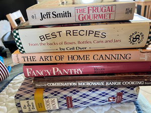 Photo of free cookbooks (South Farmington Hills)