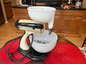 Photo of free Vintage Mixer - Fully Functional (North Shore / below Troy Hill)