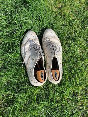 Photo of free golf shoes (Central Farnham)