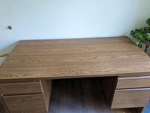 Photo of free 1 desk (Winchester off of Grove Street)