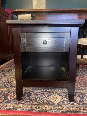 Photo of free end table/nightstand (Hell's Kitchen)