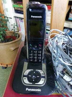 Photo of free Wireless landline phone with answer machine & 4 handsets (Allestree DE22)