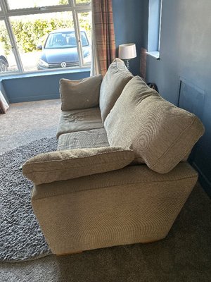 Photo of free 3 seater sofa (Biggleswade SG18)