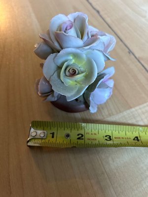 Photo of free Small ceramic flower decor (L5L 5P5)