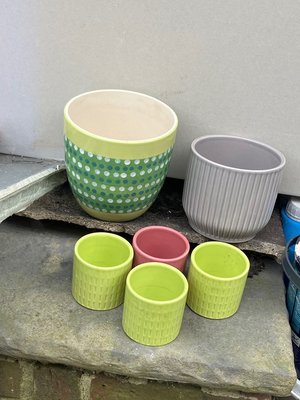 Photo of free A few ceramic planter pots (Coulsdon, nr, train station)