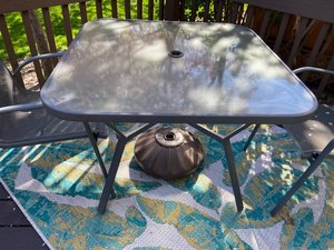 Photo of free Outdoor patio table (Near Busse and Golf)