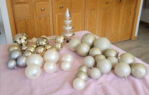 Photo of free Christmas ornaments and garland (Near Mississippi and Dayton)