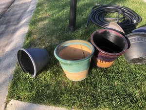 Photo of free Clay and plastic flower pots (Eastgate/Batavia area)