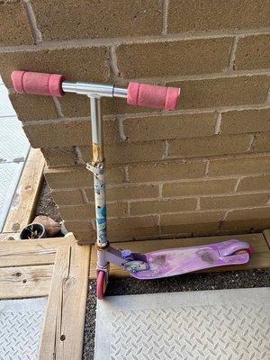 Photo of free Pink scooter, used (L5L 5P5)