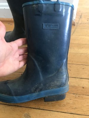 Photo of free boys Rain boots Size 1 and Size 2 (Silver Spring, MD Four Corners)