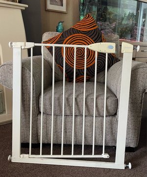 Photo of free Baby child gate by Lindam (Tameside SK14)