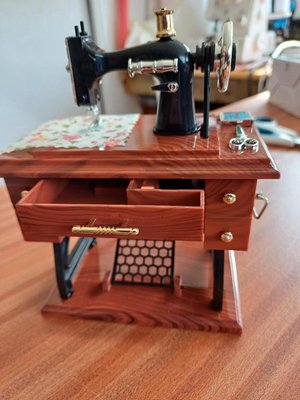 Photo of free Musical sewing machine (Southport Crossens PR9)
