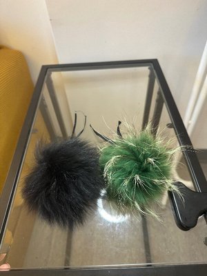 Photo of free Two pompoms for the beret with strings (Cutteslowe OX2)