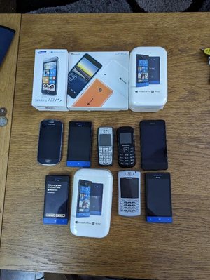 Photo of free Job lot of mobile phones! (Welwyn Garden City AL7)