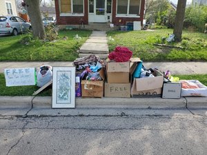 Photo of free clothes toys decor pets more (Prairie & s 3rd street)