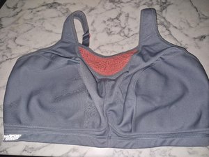 Photo of free Grey plus size sports bra (Lambeth SW8)