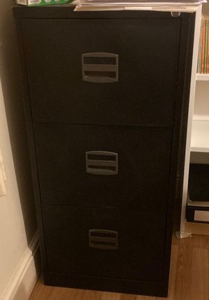 Photo of free 3-drawer black metal filing cabinet (Kingston Bagpuize OX13)