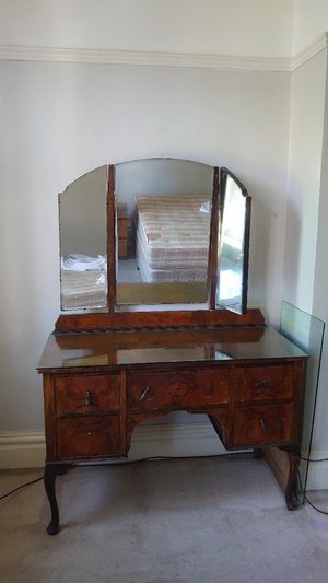 Photo of free Antique/vintage dressing table (NW11 Temple Fortune)