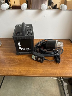 Photo of free Profoto pro-7b —needs battery (E8)