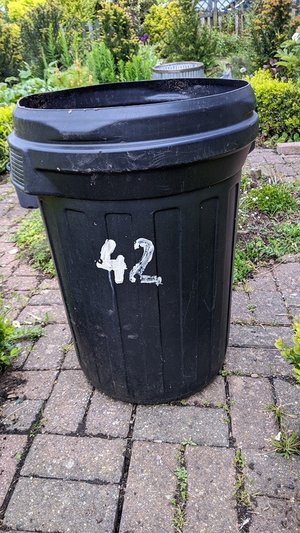 Photo of free bin used as water butt (CB4, off Chesterton Road)